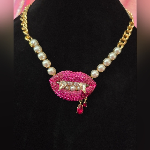 Betsey Johnson Vampire Pink Necklace and Earring set! NWT - Picture 8 of 15